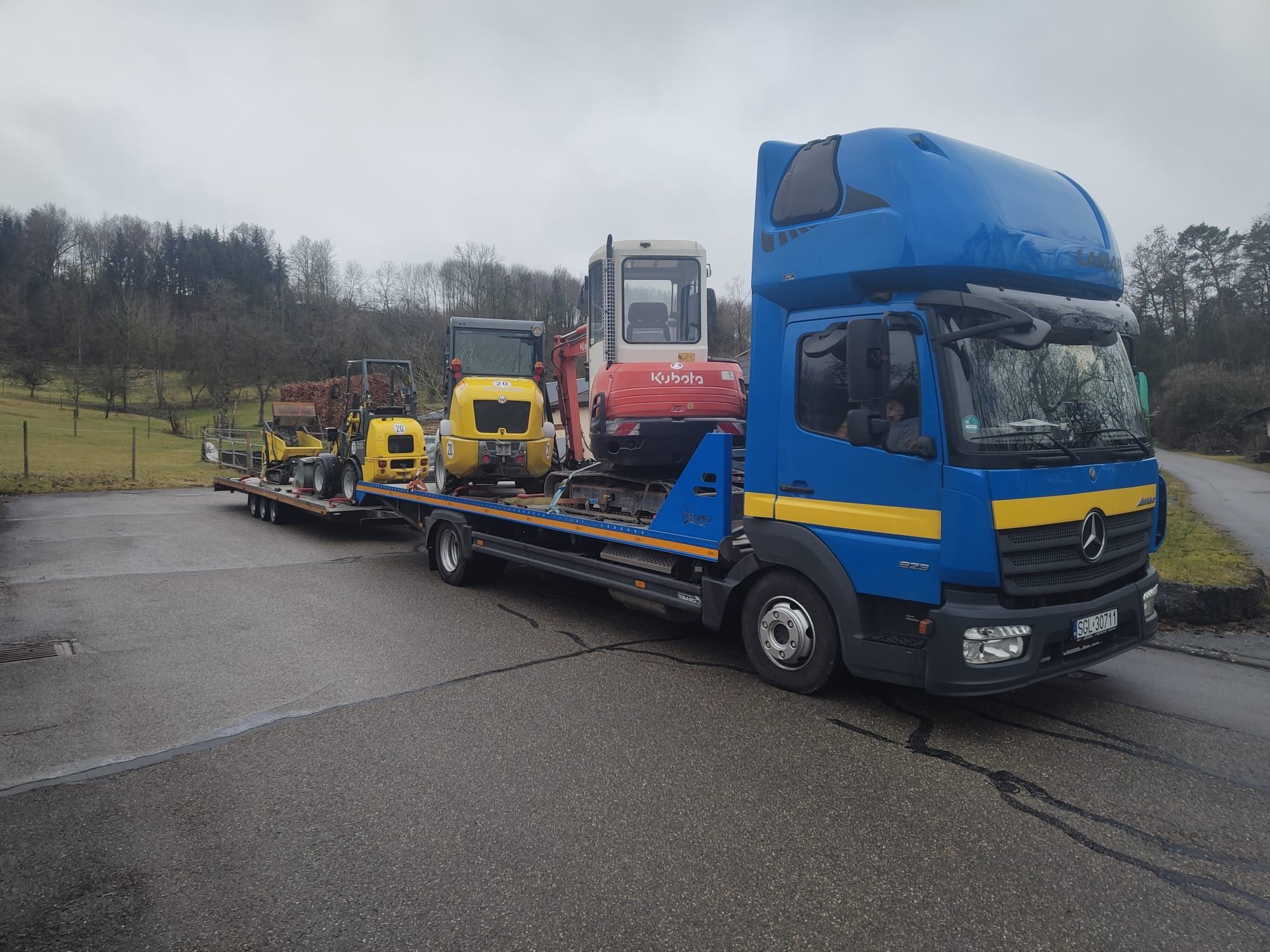Transport pojazdów i maszyn