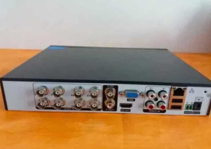 Комплект камер видеонаблюдения відеореєстратор 8-камер