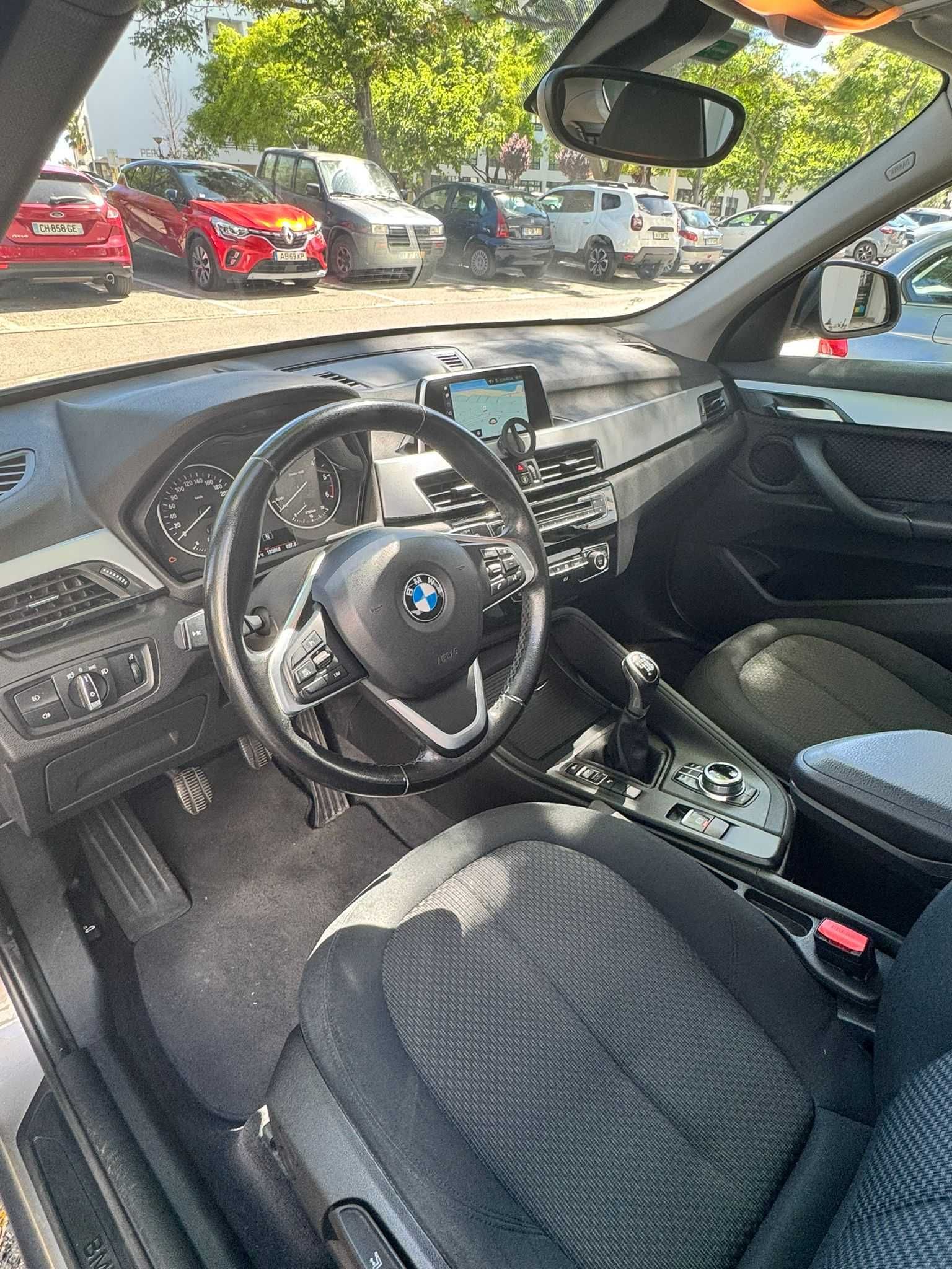 BMW X1 16d SDrive com Teto Panoramico
