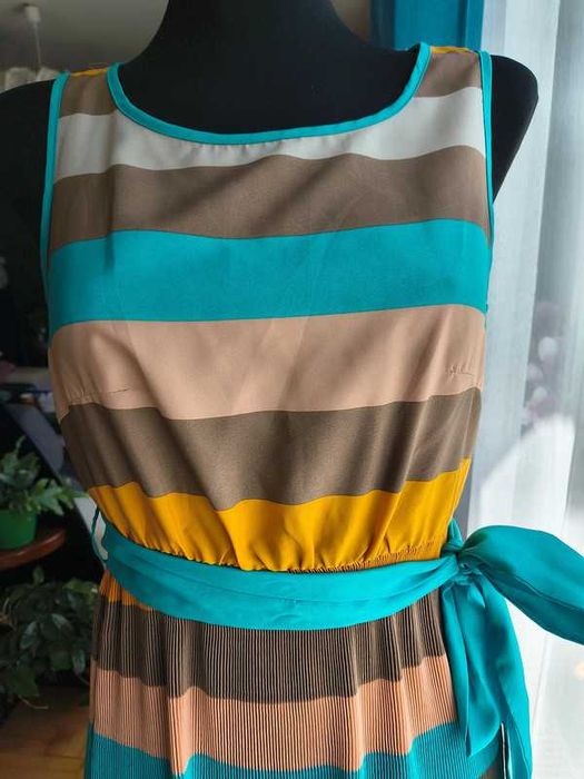 plisowana sukienka w paski turkusowo-musztardowa