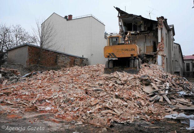 Wyburzenia Rozbiórki budynków Tanio Szybko Koparki Wywrotki Usługi