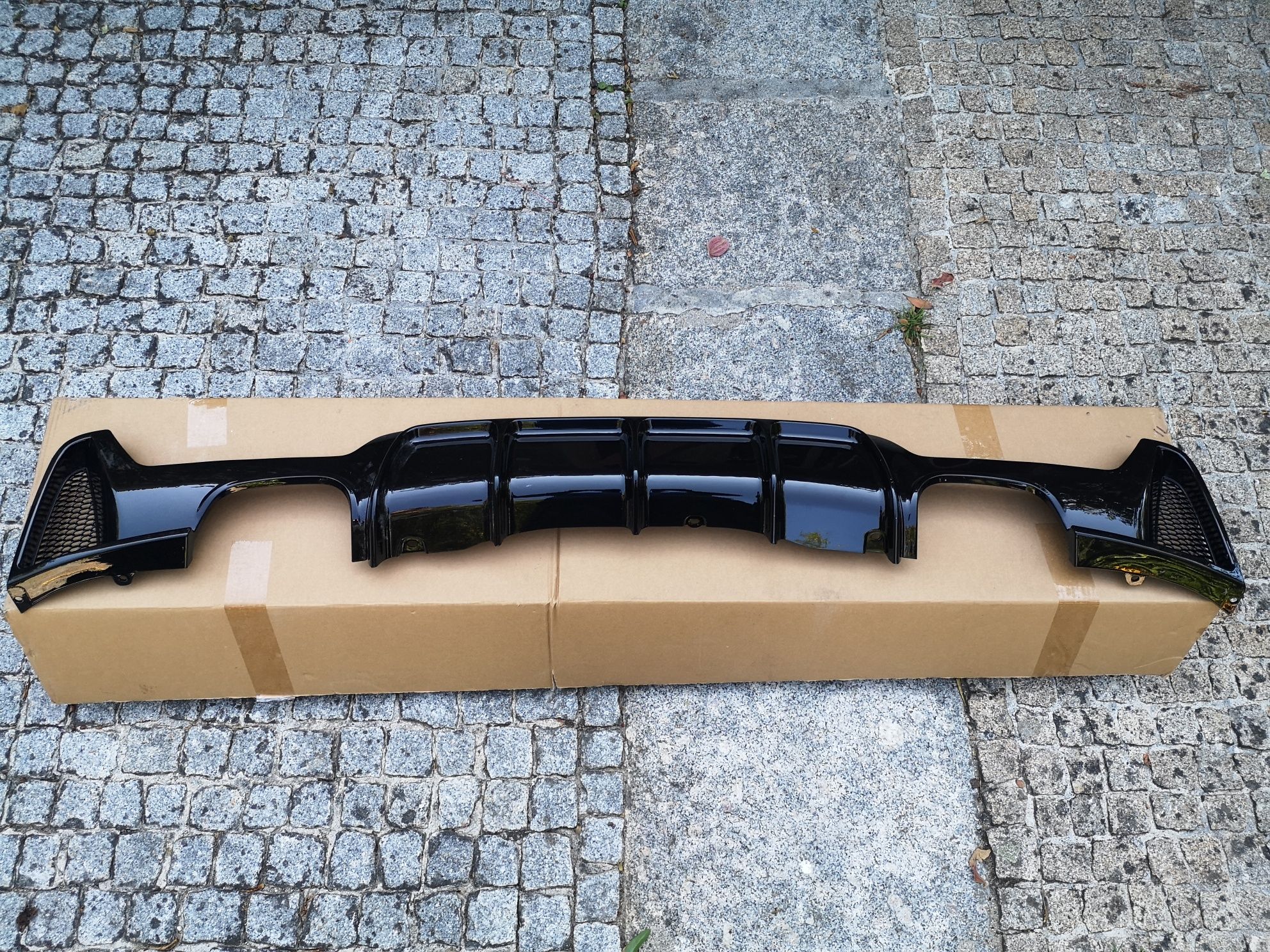 SPOILER DIFUSOR DE ESCAPE BMW SÉRIE 4 F32 F33 F36 M PERFORMANCE PRETO