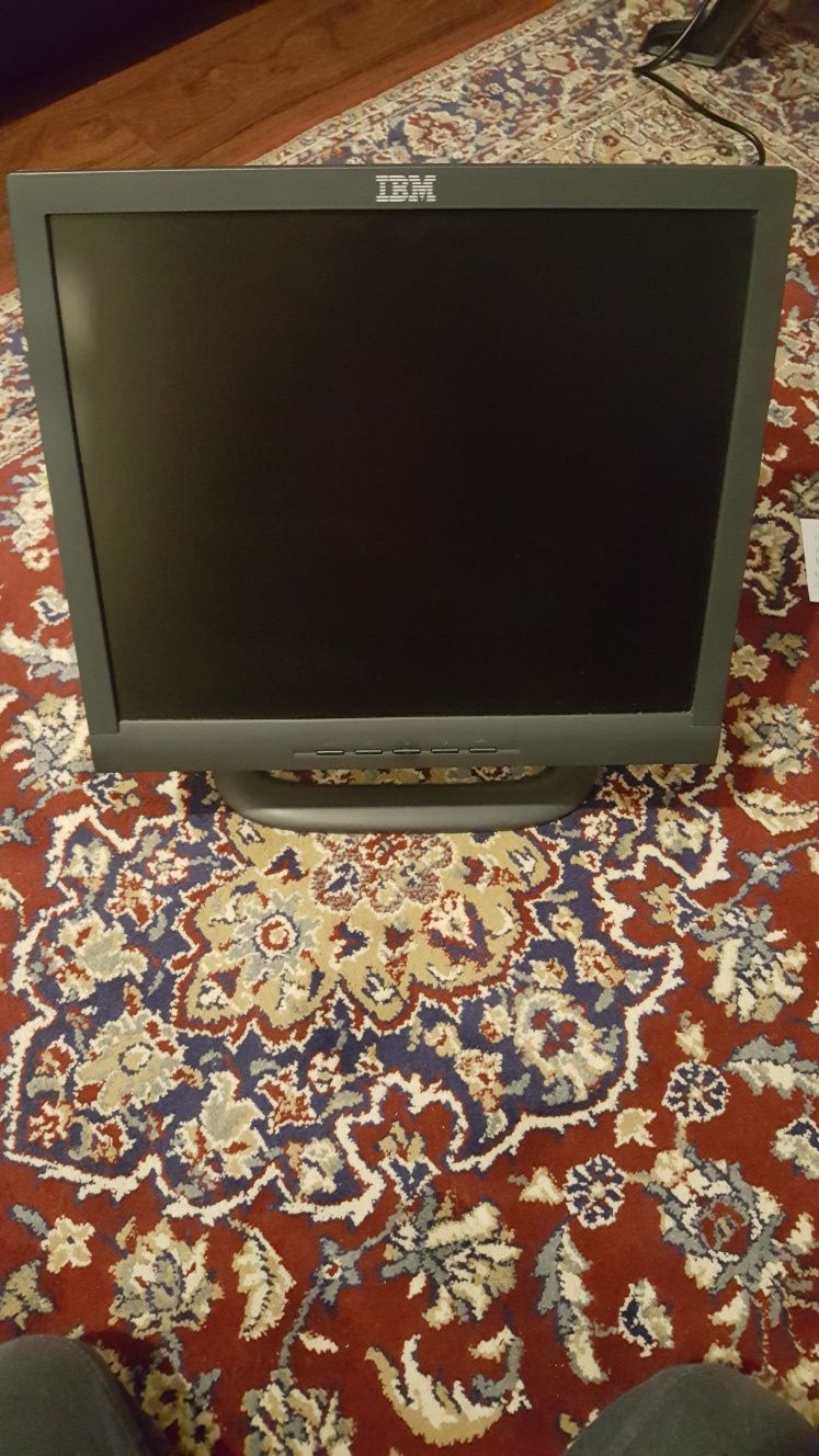 Monitor 17"  LCD IBM 4943-17X
