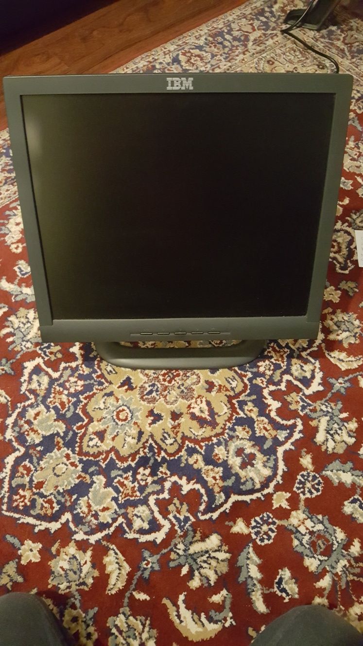 Monitor 17"  LCD IBM 4943-17X