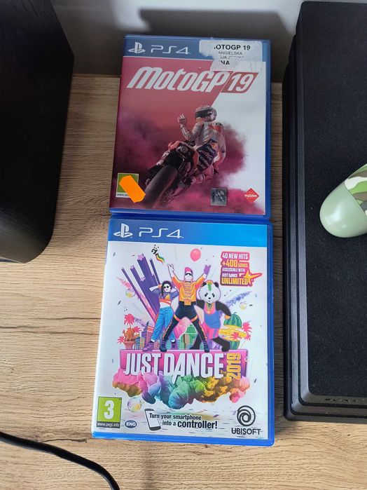 PS4 PlayStation 4 PRO !!! Kamera , gry (5 gier)