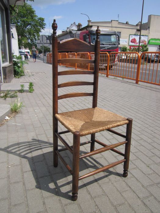 stare krzesło antyk siedzisko wyplatane z sitowia