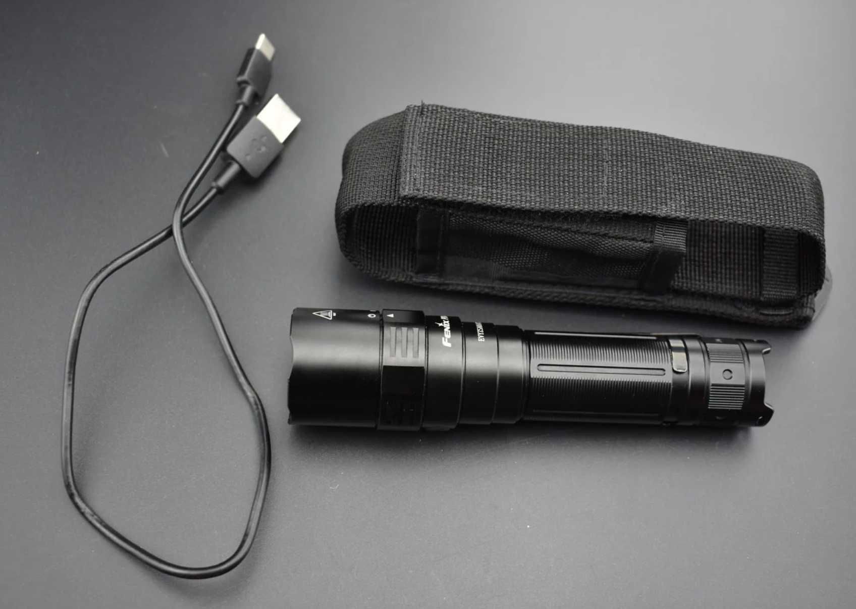 Lanterna Fenix PD40R V2.0