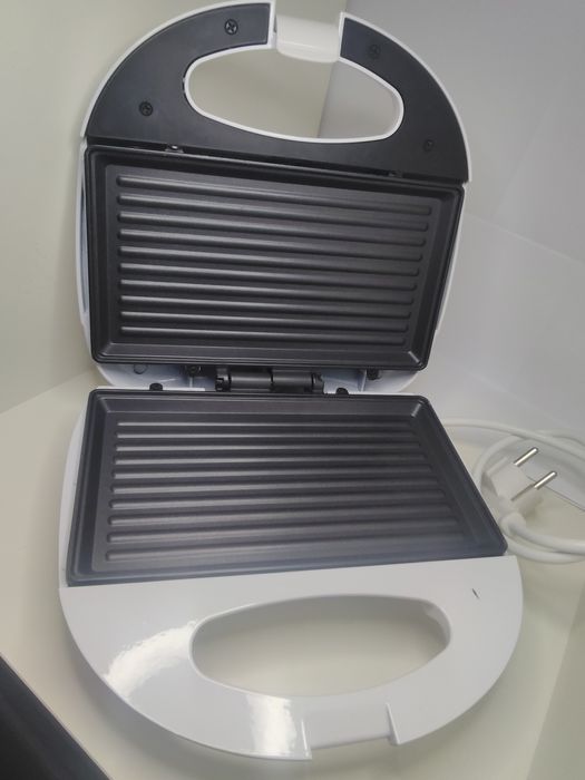 Grill  / opiekacz / toster kontaktowy TriStar