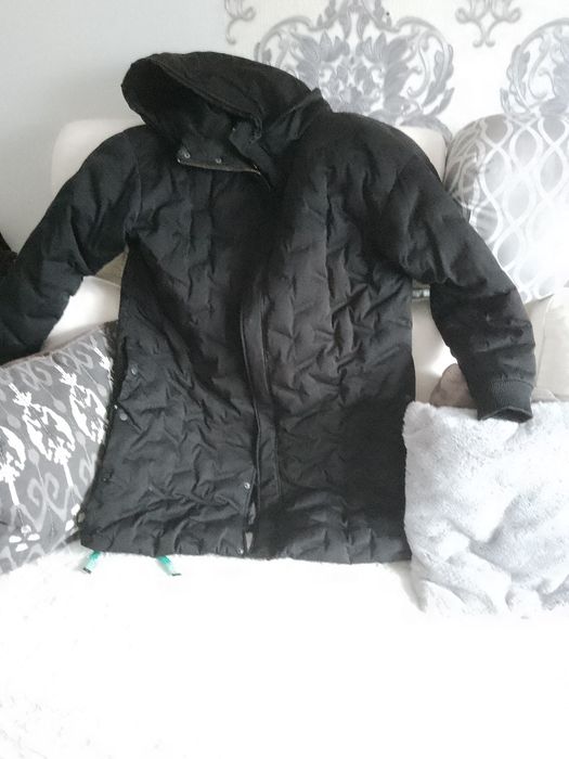 Kurtka ZARA 42 czarna pikowana