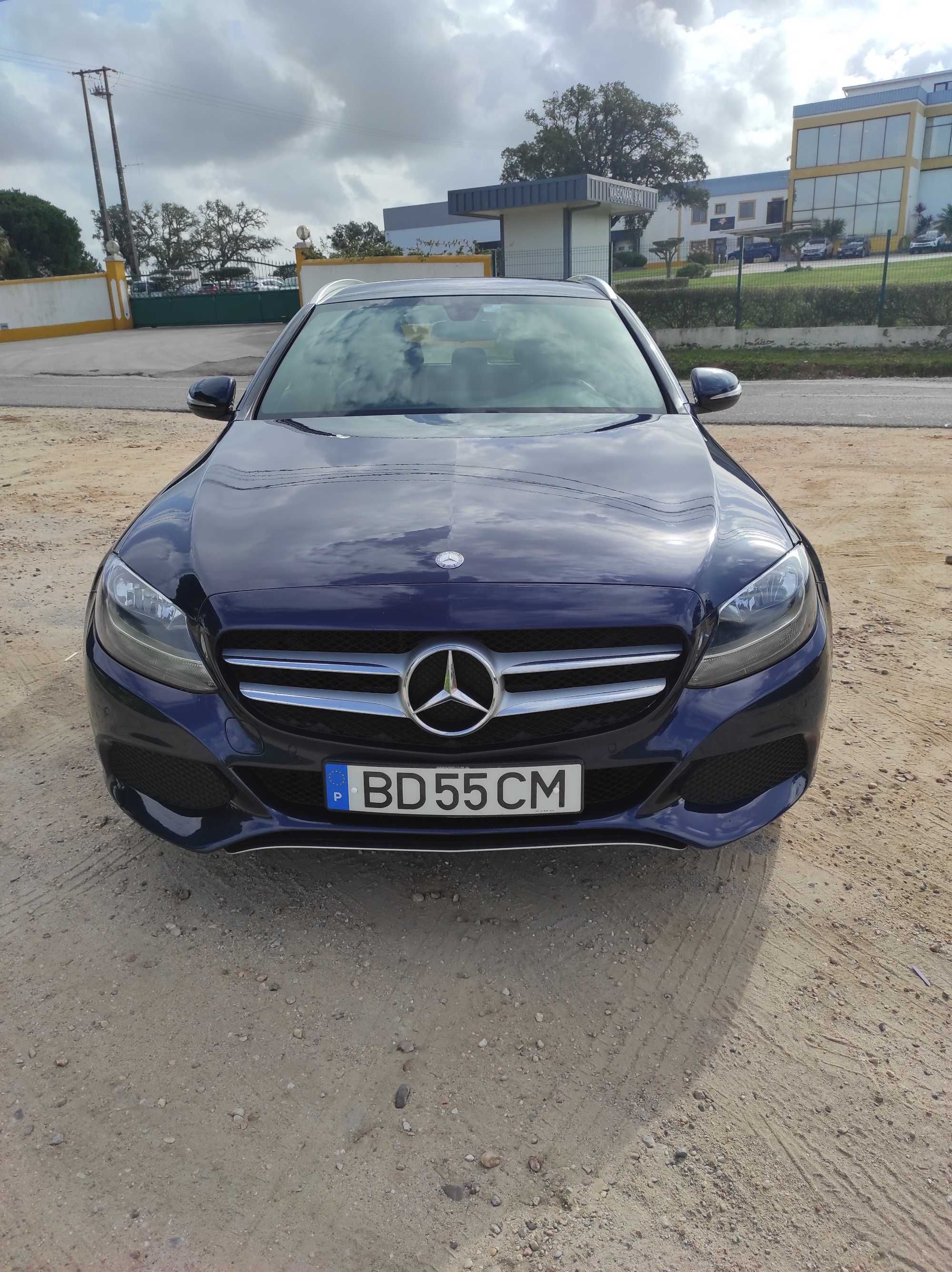 Mercedes-Benz C 220 BlueTEC Avantgarde – IMPECÁVEL