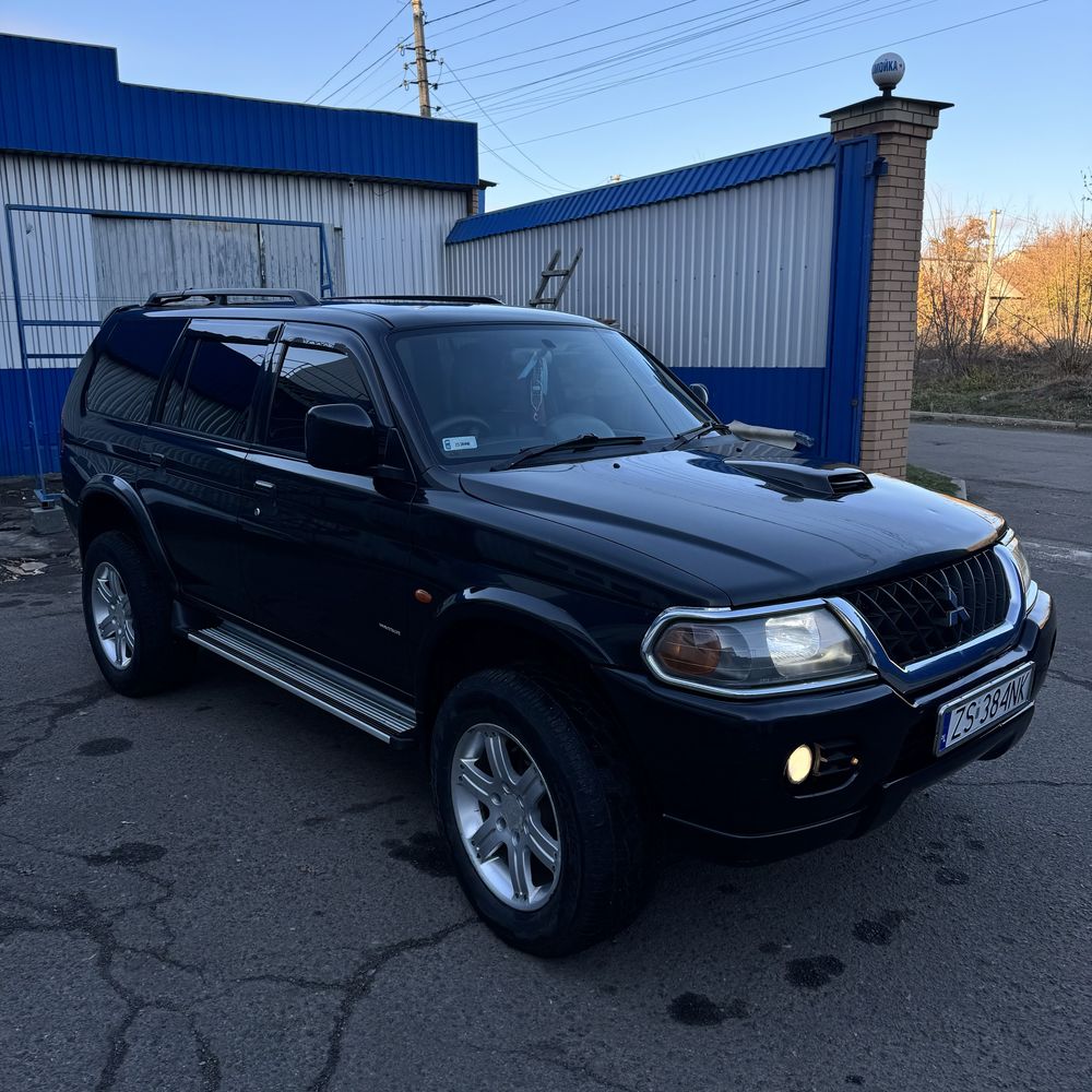 Mitsubishi Pajero Sport 2004 року