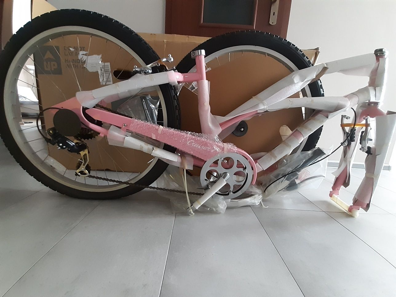 Rower damski różowy Electra 26