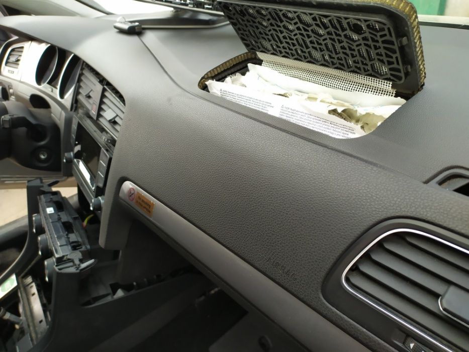 Воcтановление безопасности авто. Ремонт потолка, сидений, торпедо, SRS