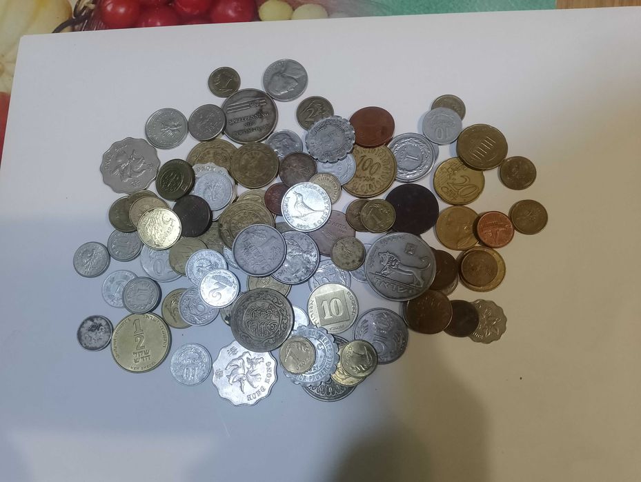 Монеты мира разных номиналов и годов