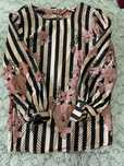 Blusa com flores