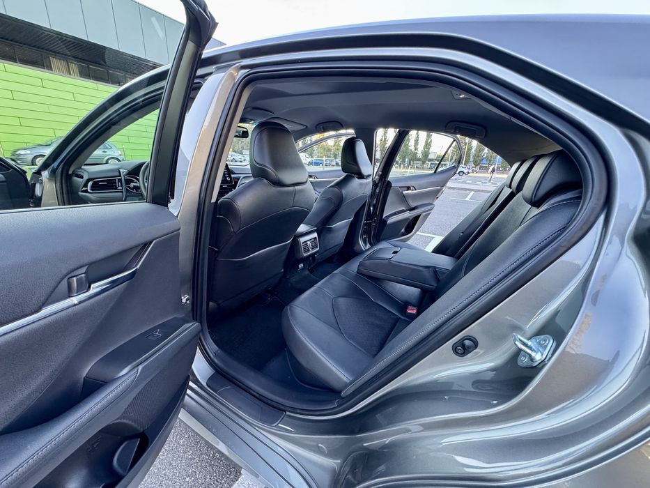 Toyota Camry Elegance+ Hybrid