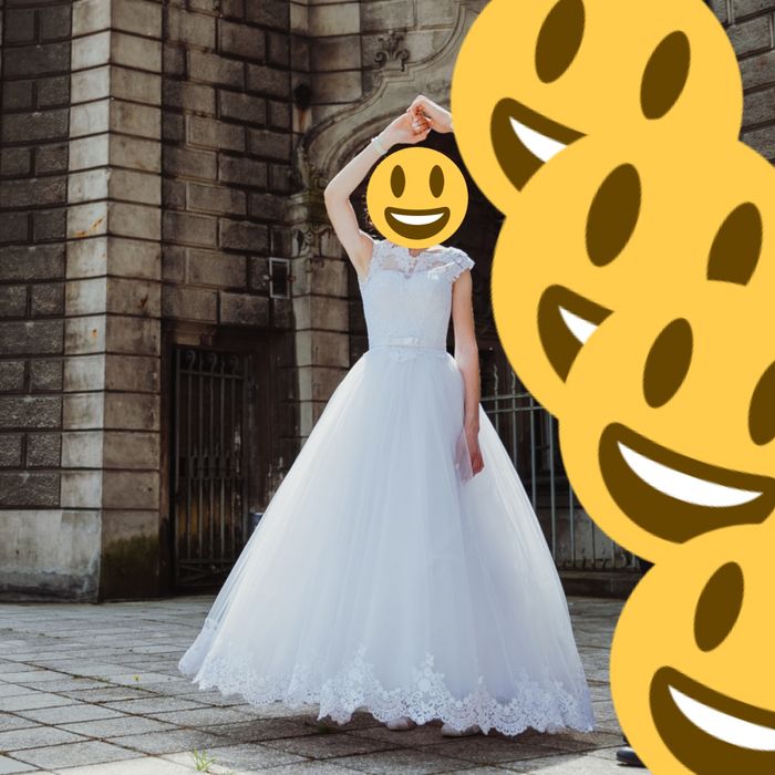 Suknia ślubna koło buty szpilki ( 8 warstw materiału z kołem )