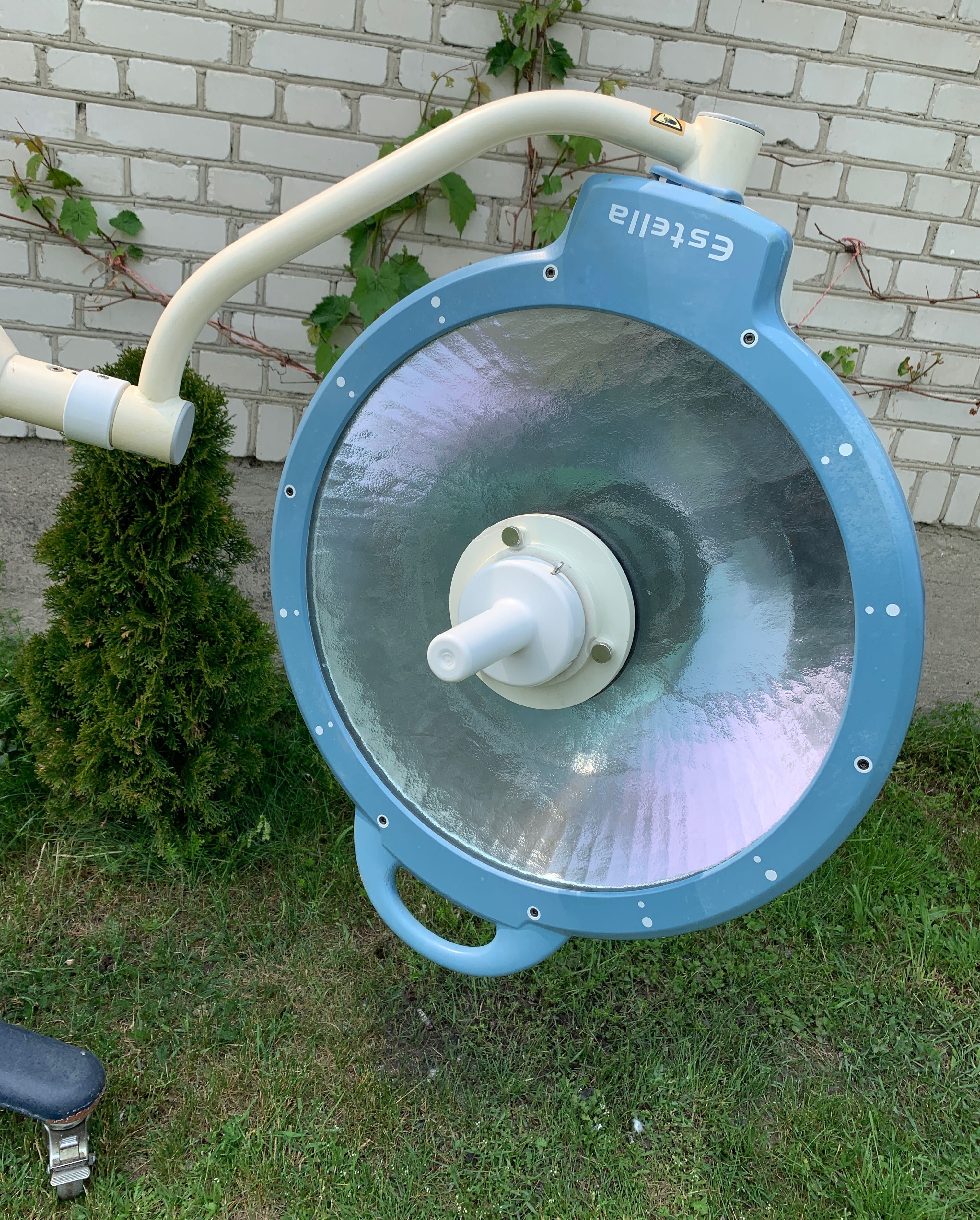 Lampa zabiegowa jezdna Mediland Estella