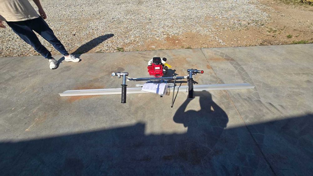 Listwa łata wibracyjna  spalinowa  BETON TROWEL BTS35H.1 NOWA Honda