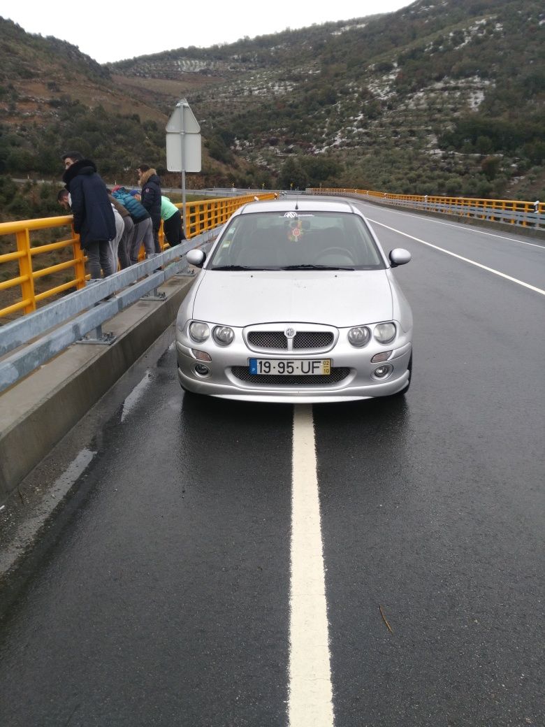 MG ZR para peças