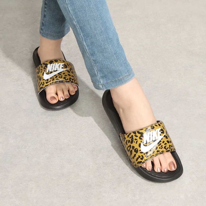 Оригінал! Тапки Nike W VICTORI ONE SLIDE PRINT CN9676-700 EUR 39