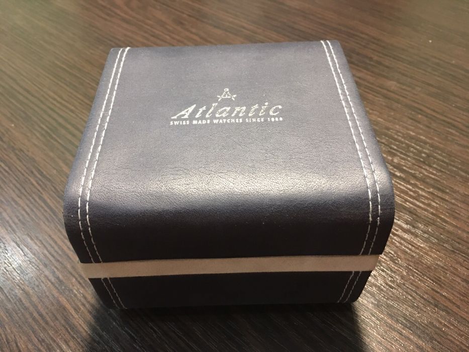 Продам мужские швейцарские кварцевые часы Atlantic (оригинал)