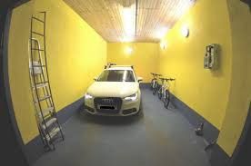 Покраска гаража, склада, помещений, ворот, потолка, уборка.