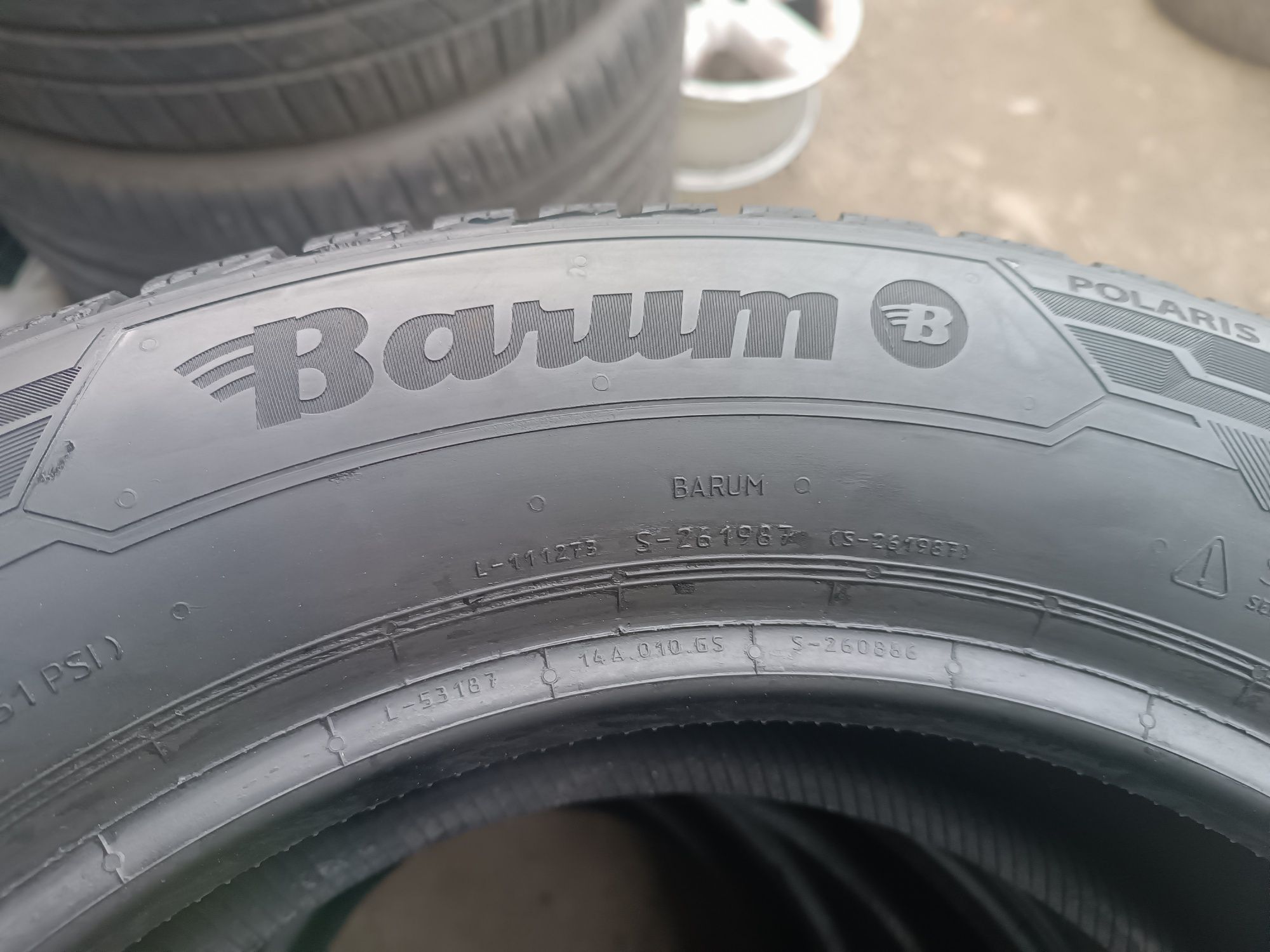 Sprzedam prawie nowe opony Barum 205/60 r16