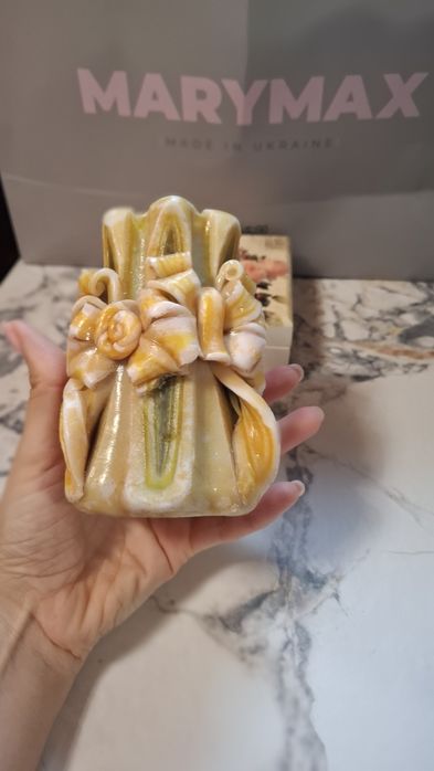 Продам красивая свеча