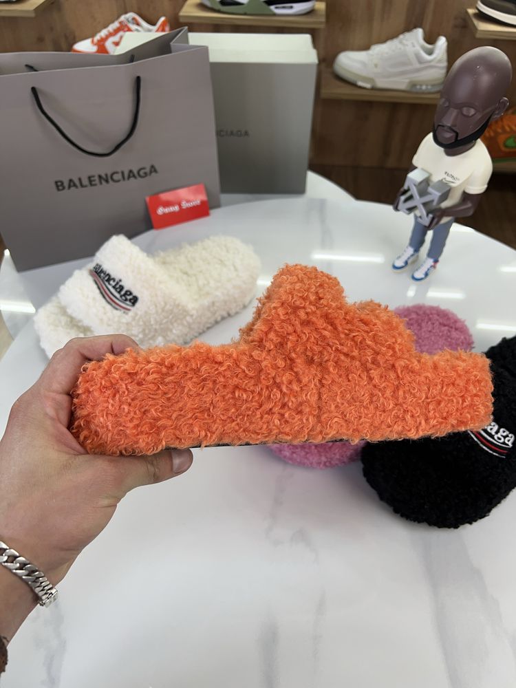 Сланці Balenciaga Furry Platform Sandal Logo