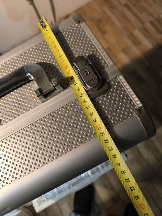 Mala com brilhantes para maquilhagem