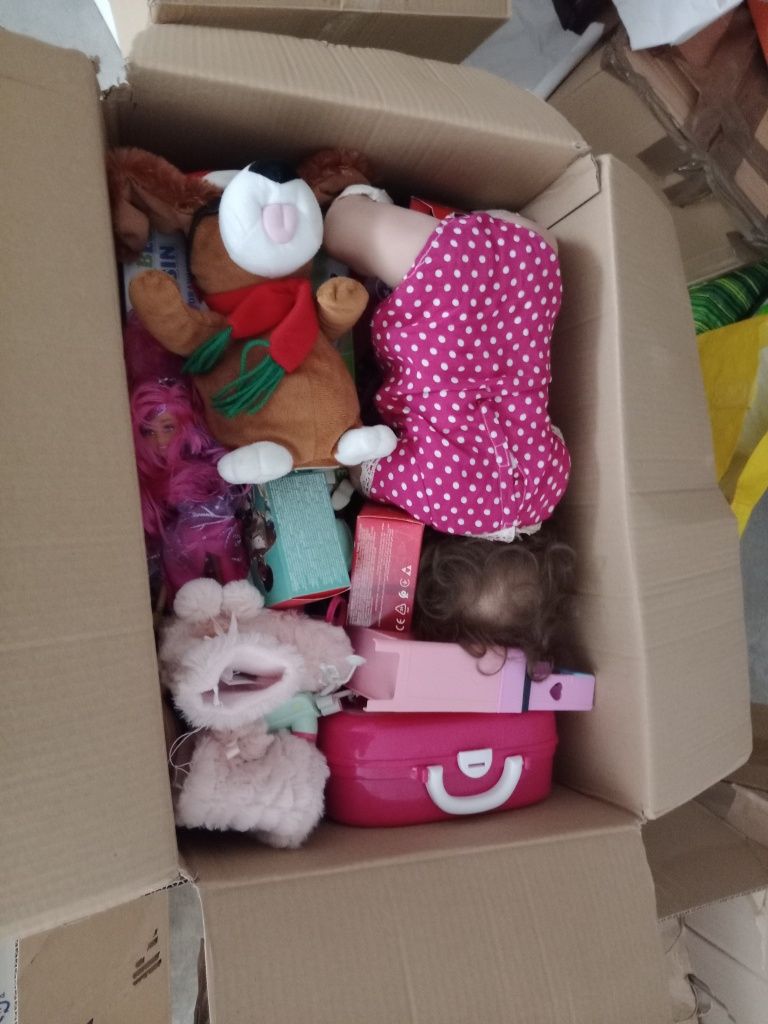 Bonecas de menina para despachar