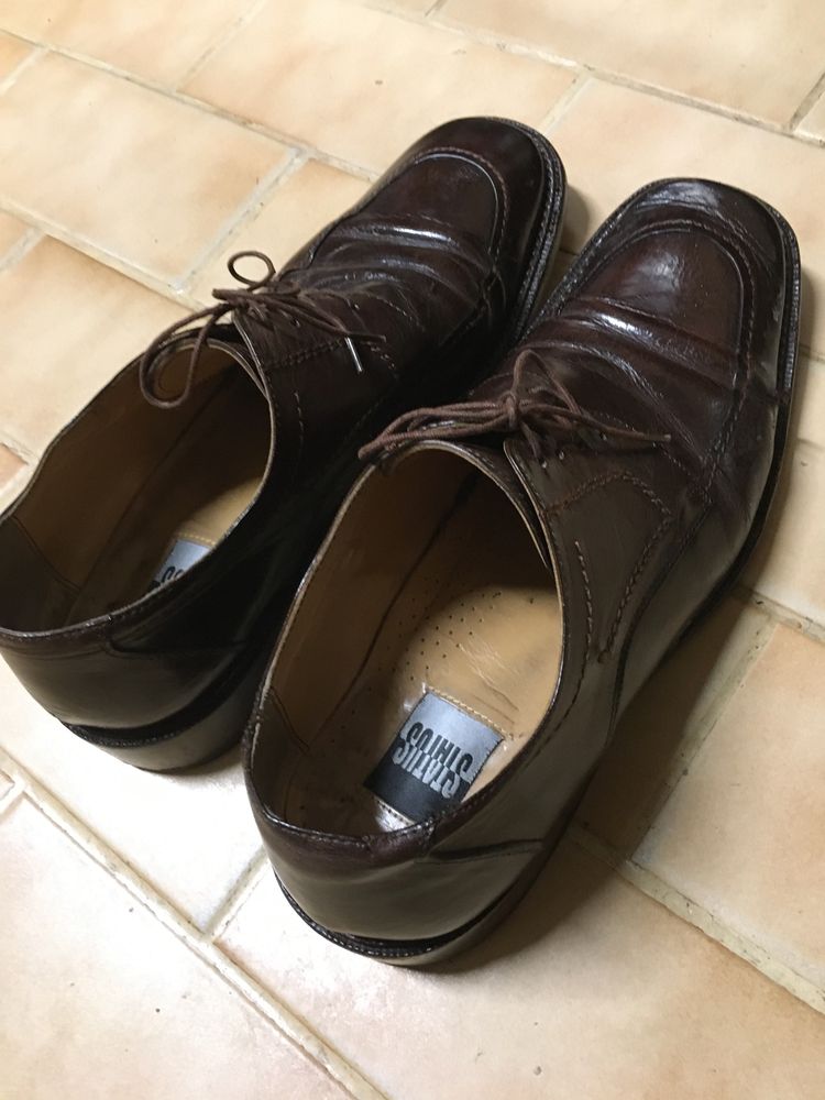 Sapatos castanhos de homem tamanho 43