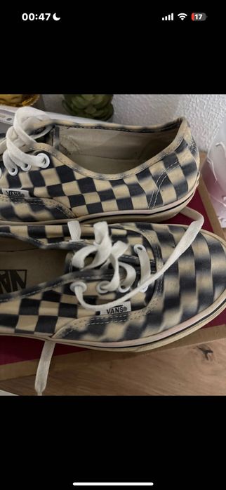 Vans originais número 36 na caixa