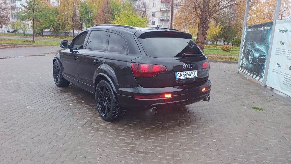 Продам Audi Q7 S-Line