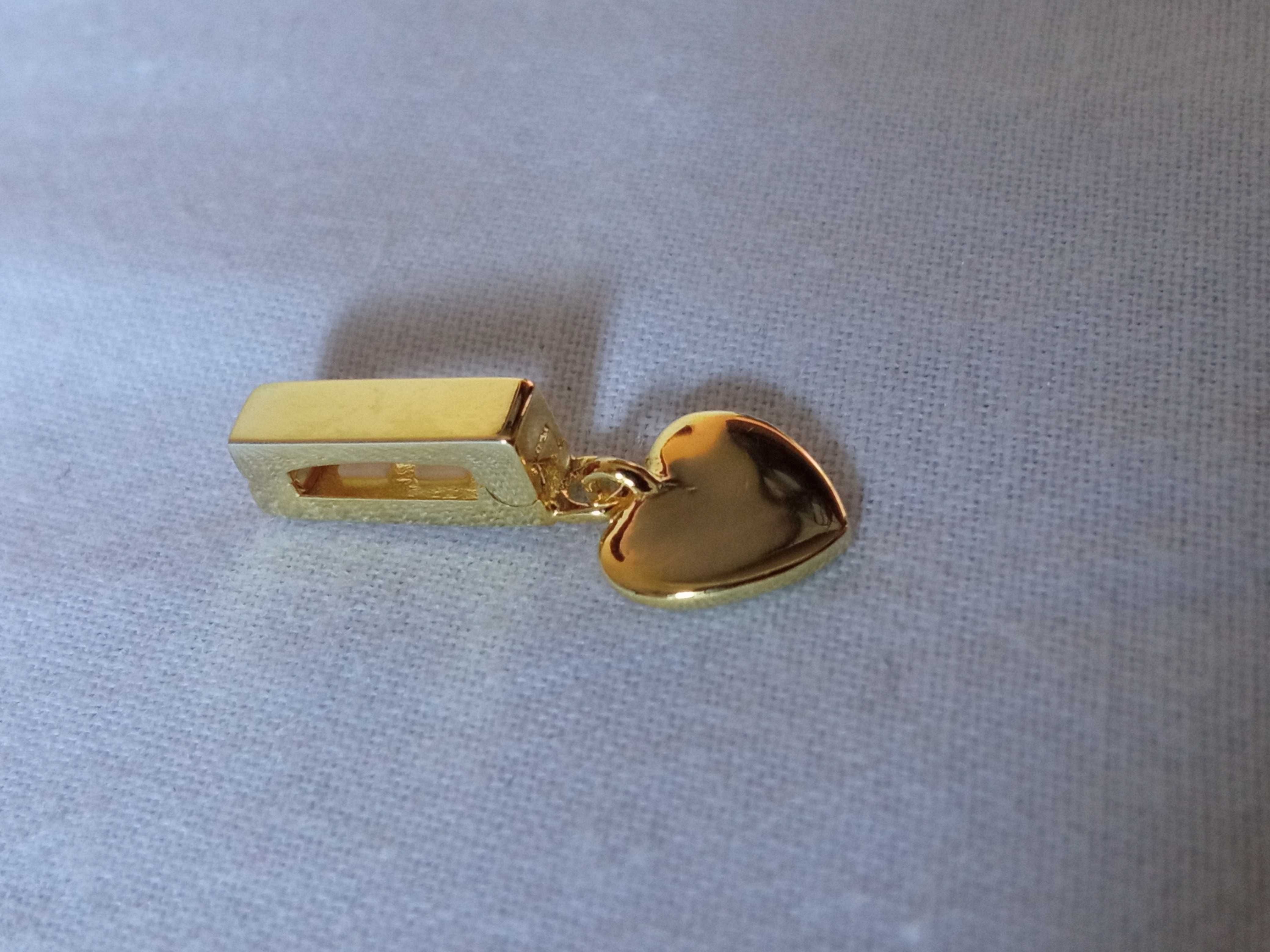 Srebrna zawieszka płaska Charms do bransoletki Serce Serduszko Sr925