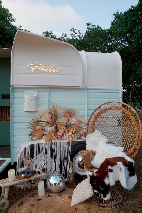 Atrelado de Cavalos Convertido em Cabine Fotos Vintage – Eventos