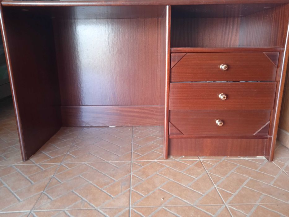 secretária nunca usada 1,60x0,60