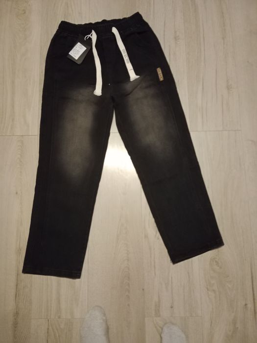 Spodnie młodzieżowe chłopięce.