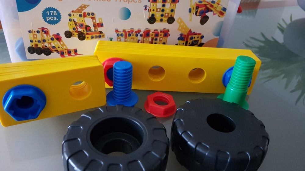 Jogo didático de construção de veículos - 178 peças da Imaginarium