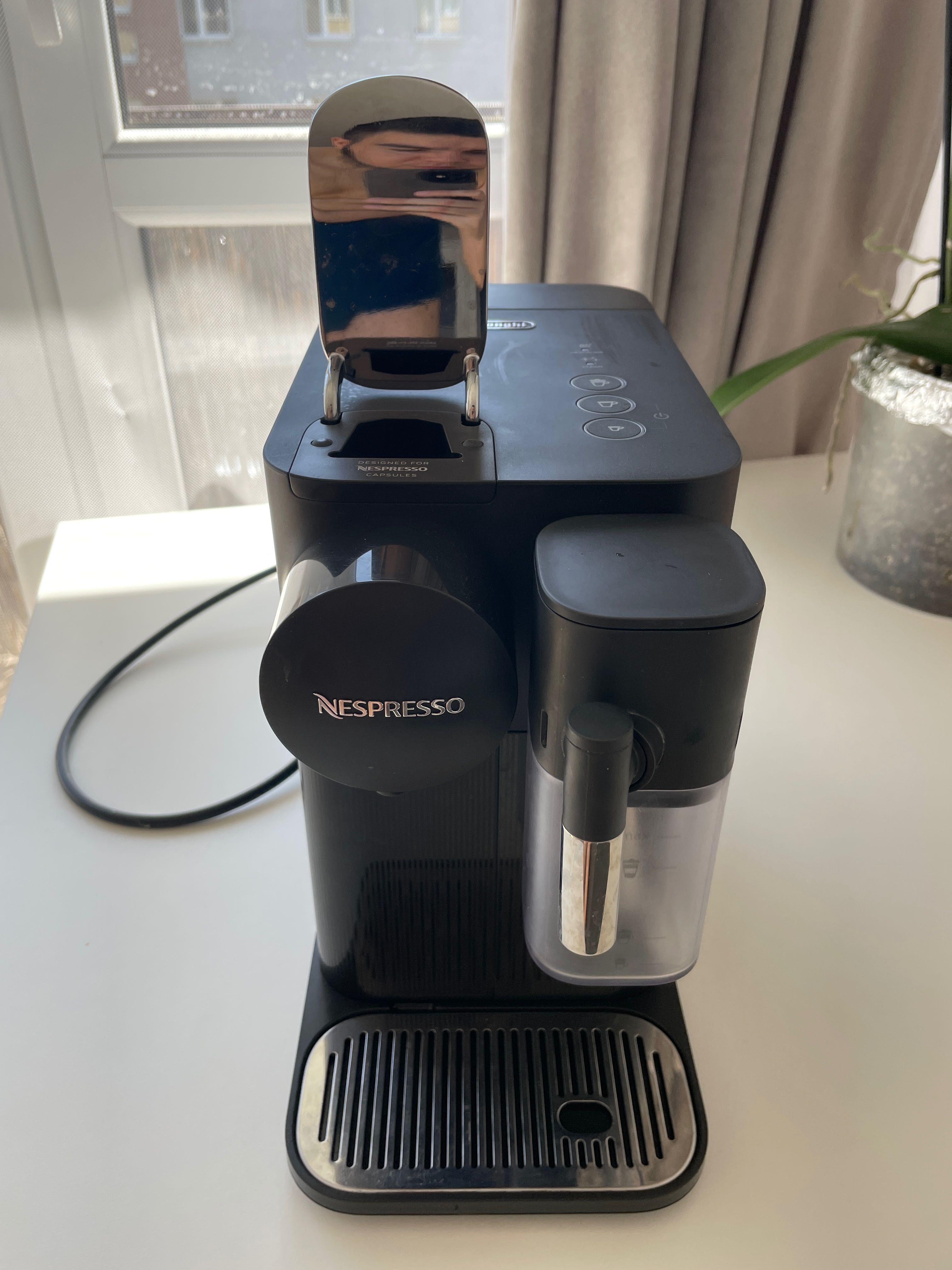 Ekspres DELONGHI Nespresso