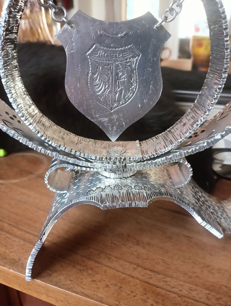 Świecznik metaloplastyka herb Bytomia
