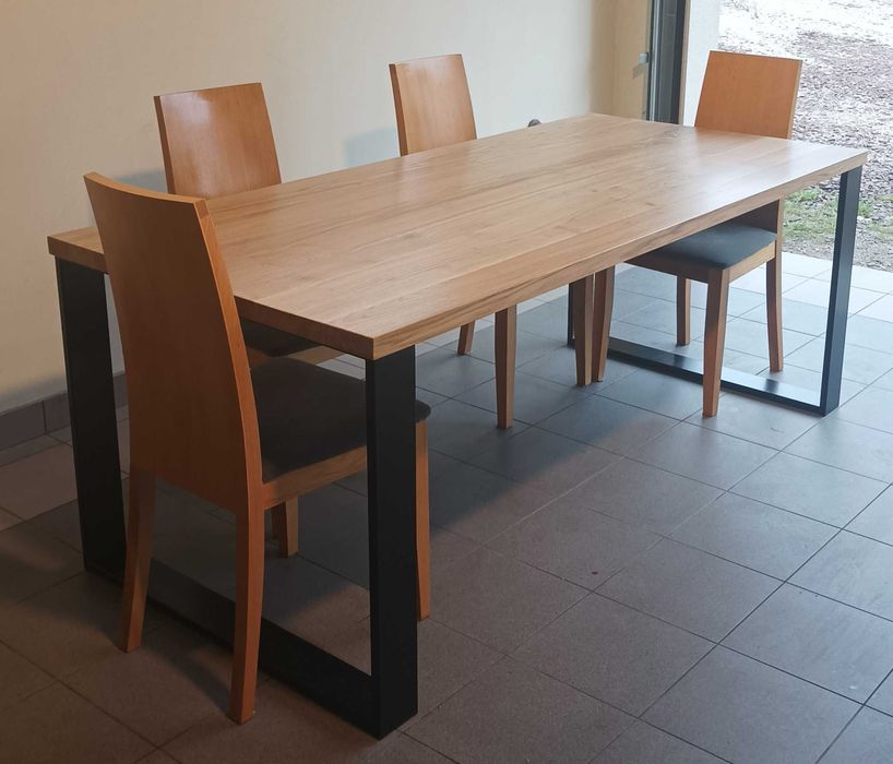 Stół – z blatem z naturalnego drewna, dąb klasyczny