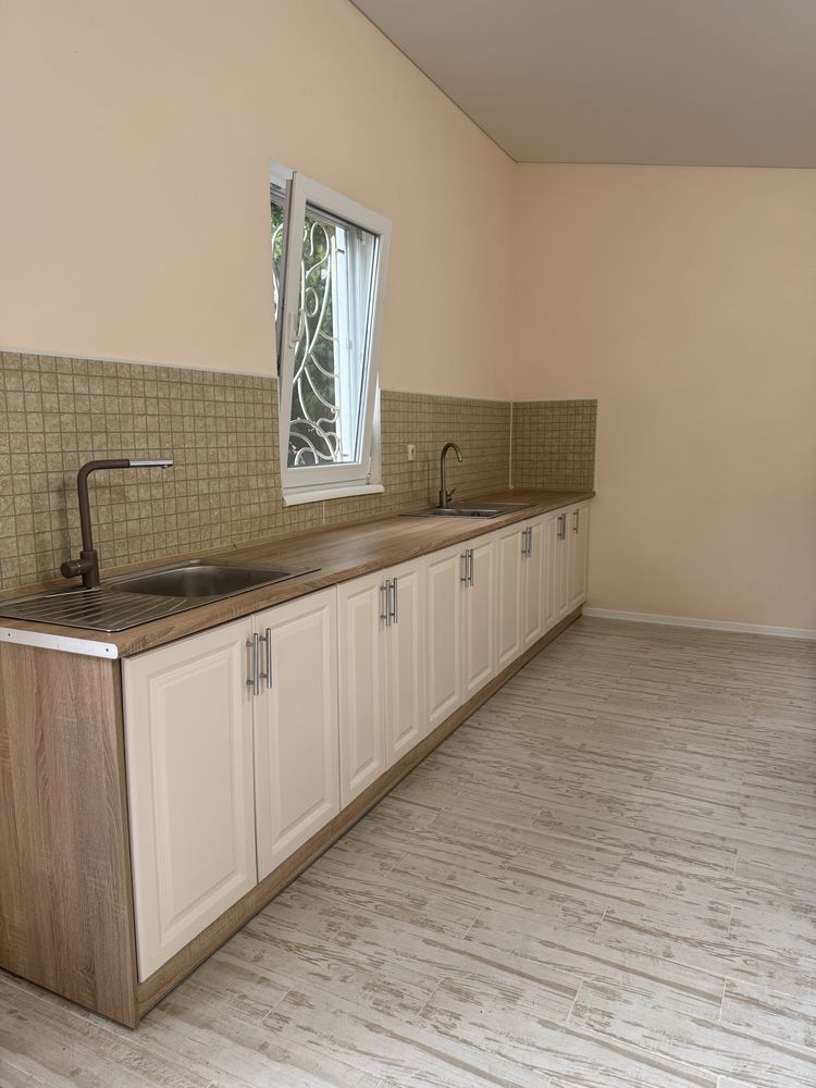 Benelux Family Apartments — Відпочинок біля моря з басейном (Санжейка)