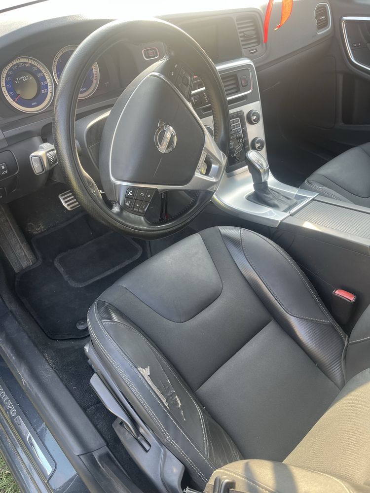 Volvo v60 D4 2.0 163km automat lekko uszkodzone