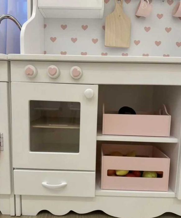 Детская деревянная кухня
Дитяча кухня iграшкова