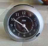 Budzik TCM radio controller cichy