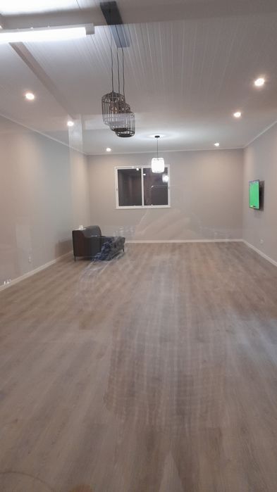 Remodelações gerais e construções de raiz.