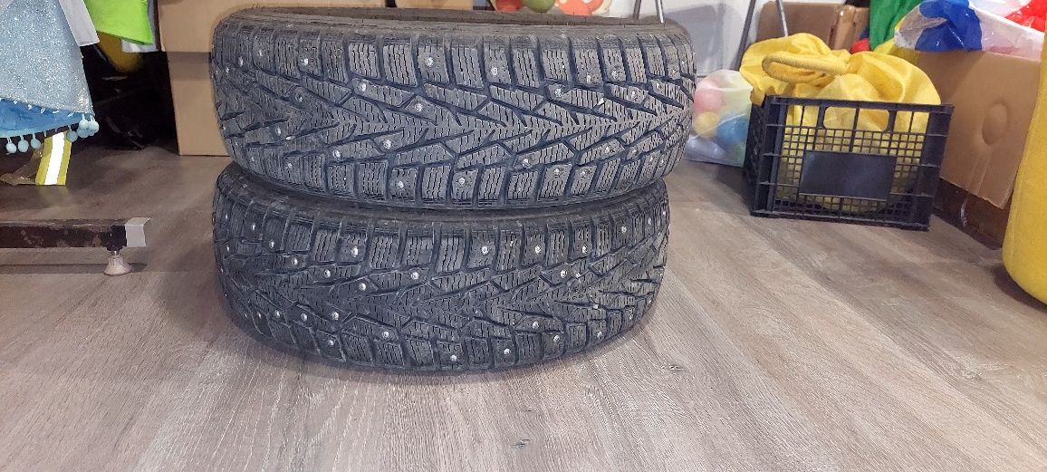 Шини зимові шиповані Nokian