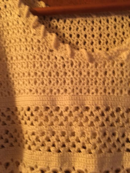 Продам женскую кофту вязаную.